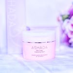 幹細胞コスメASHADA(アスハダ)..スキンクリアクレンジングバーム✨..付属のスプーンで手に取ると、体温でとろけて気持ちいい。..メイクとよく馴染んでくれて、す&hellip;のInstagram画像