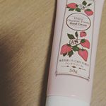 いい香り､甘いし、すべすべしているよ🍓💝🍓保湿力もすごかった✨#いちごハンドクリーム #いちごコスメ #monipla #kindaijcos_fanのInstagram画像