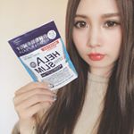今日から飲み始めたサプリメント！葛の花由来イソフラボンが内蔵脂肪を減らす助けをしてくれるらしい！葛の花由来サプリメント系はこれで２つ目！やせたいー。笑粒が小さいから飲みやすい◎#HEL&hellip;のInstagram画像