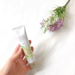 ❁大掃除で手荒れしてきたところに、嬉しい救世主が&hellip;🕊．●ハリーハリー　大人のハンドバーム●内容量：40g(約120回分)価格：1,000円(税抜)@miccosmo動画あり&hellip;のInstagram画像