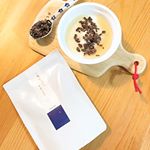 ..スーパーフードとレシピのお店「Better For」の無添加ローカカオニブ🍫.ヨーグルトに、カカオニブと蜂蜜をかけて食べるのがお気に入り😋🍯🍽カカオニブ自体は甘さはなく&hellip;のInstagram画像