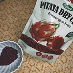 PITAYA DRY CHIPS....Agetwell様から頂きました🌟...ドラゴンフルーツ初めて口にしたけど、なんだか好き嫌い分かれそうだなって感じの味、&hellip;のInstagram画像