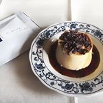お正月も開けてやっとゆっくり自分ペースの日々を送れ流ようになりました😌ホッ今年もよろしくお願いします♬頂き物のプリンにスーパーフードのcacao nibsカカオニブをかけて。リラッ&hellip;のInstagram画像