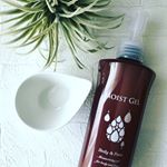 ワセリンの保湿効果が好きで、親子で外出前などに使っていましたが、伸びの悪さやべたつきが気になっていたので、黒龍堂のハイスキンモイストジェルをお試ししてみました。ワセリンの他に、イソマルトやヒア&hellip;のInstagram画像