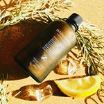 ビタミンC化粧水のプリモディーネ「シバームコントロールVCローション」を少し前から使い続けています🍋＊2種類のビタミンC誘導体が高配合で配合。＊つけた瞬間から、肌の奥までグングンと入っ&hellip;のInstagram画像