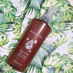 ワセリン生まれのモイストジェル✨モニターでお試しさせて頂きました☺️.滑らかで伸びが良いので、全身にスルスル塗れる！ワセリンだけどベタつきがなくて、使いやすい🤔💡ポンプ式だから使い勝手いいな&hellip;のInstagram画像