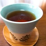 子供たちと過ごす連休最後の日🍀特に変わったこともしないけど幸せな時間(*&acute;&forall;｀*)🌹 はぁーのんびりしたぁぁぁ😆&hearts;️ てことで、こののんびりした時間に相応しい薔薇の紅茶🌹もぉ香りが豊か&hellip;のInstagram画像