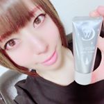 WHITE Cトーンアップクリームが凄い😍肌が弱くファンデが塗れない為、化粧下地クリームくらいしか塗れない私にもってこいの瞬間美白クリーム🤤ビタミンC誘導体など美容成分94.6%も入ってるから&hellip;のInstagram画像