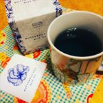 #バタフライピーブルーティー  #バタフライピー  #ブレンドティー#blue  の  #ハーブティー  というだけでも  #綺麗  ですが  #レモン  を加えると  #紫  に  #カラーチェ&hellip;のInstagram画像