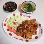 ☆☆☆🍴今日のご飯🍴#1枚唐揚げ#ナスの煮物#お味噌汁*今日は素敵なお届けもの来ました😍💕一正さんのオホーツクカニカマです❣️*私はカニカマが大好き!!&hellip;のInstagram画像