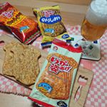 .#いかの姿あげ#ビール のお伴に😆またお子様の #おやつ にも❗こういうの、無性に食べたくなる時ありませんか？😁昔からの定番に、のりしお味は後をひく美味しさ🎵ホットチ&hellip;のInstagram画像