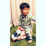 インフルなのにここまで元気な子いる？って位元気😅💦熱も38度なったのは病院行くまでだけで、それからは36度台をキープ。食欲も体力もめちゃめちゃあるのに外に行けないから、凄く不満そう😭そしてあたしもそろ&hellip;のInstagram画像