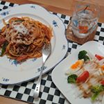 .#おうちランチ#ナポリタンパスタ#大根サラダ#おうちカフェ #パスタランチ#ランチ #お昼ごはん #lunch#ランチタイム #lunchtime#ナポリタン #&hellip;のInstagram画像