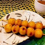 ずっと前から美味しいみたらし団子食べたいと言い続けてた&hellip;甘じょっぱいのが欲しかったのよ！昨日病院の帰り見つけた！#みたらし団子#3時のおやつ#おやつ#和菓子#スイーツ#お茶の時間#愛の木に願い&hellip;のInstagram画像