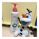 ．モニターで頂いたレイヴィーのボディーローション⭐️ローションなのにサラッとしていてベタつかない！なのにすごい保湿力👏💓ポンプ式だから簡単に中身がだせて隼大とお風呂に入ったあとも「&hellip;のInstagram画像