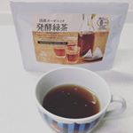 初めて飲んだけどオーガニックの緑茶は、結構飲みやすい。癖が強くなくて、美味しい。#国産オーガニック発酵緑茶#発酵茶  #ヤマサン #茶願寿#発酵食品 #monipla #yamas&hellip;のInstagram画像