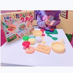 娘のPreschool 終わりに公園行く約束してたけど外は雨が降ってて寒い ので☔️ お家に帰って #お米のねんど 遊びしました💕最近、娘は料理が好きで毎日ご飯作るの手伝ってくれるのでねんどで&hellip;のInstagram画像