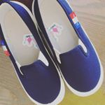 幼稚園準備中です！来年からマンモス幼稚園に入園するぴよこさん。上靴も外靴も指定のシューズ。中敷に目印を〜と考えてたらこんないいものがありまし^_^貼るだけなので、ゆる雑な私にぴったり！！ぴ&hellip;のInstagram画像