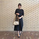 #cordinate ..笑いすぎな人🙋🏼&zwj;♀️笑..珍しく#ブラックコーデ な日♡.@ezakkamania_stores のブラウジングワンピース💕ウエストに紐がつ&hellip;のInstagram画像