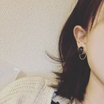 500円アクセをプレゼント🎁していただきました😂✨すごいおしゃれなの！大粒だけど普段使いできるシンプルなデザイン✨私ピアスが空いてないんだけど、イヤリングでも1日落ちませんでした。&hellip;のInstagram画像