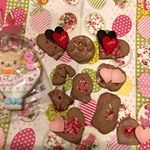 ♡めーと作ったクッキー🍪型抜きしたり、自由にしたり、これがママね、パパね！めーね、と一生懸命作ってくれた♡.そして、アイシングクッキー可愛すぎる！(*&acute;︶`*)❤#アー&hellip;のInstagram画像