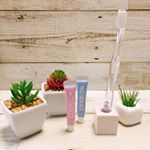 **❁COSMiON(コスミオン)❁*COSMiONのトライアルセットをお試しする機会をいただきました。歯ブラシと1週間分の朝用・夜用歯磨き粉がセットになっています。朝用と夜用&hellip;のInstagram画像