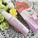 時間が経つとメイクが落ちてしまうのが気なっていたので色落ち革命ミストを使ってみました✨メイクの仕上げにシュッとすると、ピンクグレープフルーツのやさしい香りがしました💕すぐに乾き、サラサラとした仕上&hellip;のInstagram画像