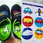 こんなシールを貼るだけで靴の左右の履き間違えがなくなるなんて！！剥がれないし、考えた人、スゴイ。#ディアカーズ #絵合わせシール #くつ用 #お名前シール #ノンアイロンお名前シール #mon&hellip;のInstagram画像