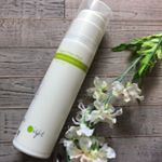 天然成分にこだわり、選りすぐった「オーガニックエッセンス」がたっぷりと配合されたトリートメント✨ 切れやすい髪、パサつく髪にしっとりとしたクリームタイプの洗い流さないトリートメントになります☺️ &hellip;のInstagram画像