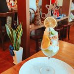 モミの木のレモンパフェ🍋来週行けるかな〜❓なんて思ってたら1週間限定❗️しかも3月はパフェお休み🗓ってことで慌てて今日行って来ました🚙💦パフェもケーキも美味しかった😋🍰..#モミの&hellip;のInstagram画像