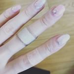 中指が一般的な#絆創膏人差し指が#フィットバン#完全防水 #極薄透明 指動かしても浮かない！！#伸びがいい #プロ仕様 #かばたん #ばんそうこう屋 #キズ保護パッド #フィッ&hellip;のInstagram画像