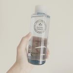 *新しい化粧水✨✨このシンプルなボトルがまずドストライク😍*私は化粧水はさっぱりタイプが好きなんだけど、これはまさにそれ。そんなに量を使わなくてもお肌もっちりになるよ💕💕新しい&hellip;のInstagram画像