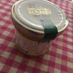 今日の朝ごはんはクリームチーズと贅沢な100％純粋なはちみつをのせたトースト♡はちみつだけを舐めてみるとお花の香りがすごい！！！ 結晶化してるのは100％純粋なはちみつの証拠みたい！！ トース&hellip;のInstagram画像