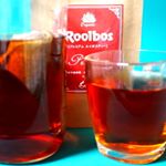 TIGERさんの『プレミアム ルイボスティー』を頂きました。便利な三角パックで簡単に淹れられます。水出しでもOKだそうです。赤みのかかった紅茶のような色味で、プーアール茶のよう&hellip;のInstagram画像