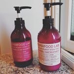 以前投稿した、スーパーフードラボのBT＋Pバリア シャンプー＆トリートメント。1週間ほど使い続けて見ての感想です(*'&omega;') 仕上がりはしっとり系なのに、頭皮がベタつく感じがしないのがとっても良い✨&hellip;のInstagram画像