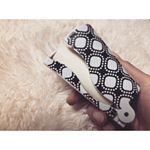 ...静電気とか黒い服着た時の繊維がやばすぎて毎日持ち歩いてる相方くん🧹ミニサイズだから持ち運びも使う時もコンパクトで快適〜💋💋💋...#UACJ製箔#port&hellip;のInstagram画像