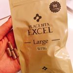 プラセンタ エクセルラージュ♡非分解プラセンタ原末と臍帯を贅沢に配合した無添加サプリメント♡疲れやすいの治ればな&hellip;とおもって朝晩2粒ずつのんでます🥰パッケージも高級感あってシンプルで、&hellip;のInstagram画像