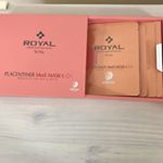 「プラセンティナーメディマスクールゼロワン」のモニター♪.届いてびっくり箱入りマスク！高級感がすごい！💕.そして開けてびっくりの、ゲル状のマスクシート！！！日本初の医療繊維とし&hellip;のInstagram画像