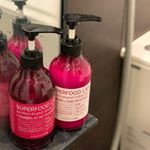 .使ってみた感想..✏️さすがスーパーフード配合なだけあってコシが復活しました🥰❤️そして泡立ちも良くてトリートメントはサラサラになる👩✨.#superfoodlab #スーパ&hellip;のInstagram画像