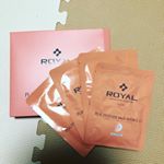 株式会社リアルネクストさんからステキなプレゼントを頂きました(◔์◡◔์)ノ.お風呂上がりバタバタでまともにケア出来なくてお顔ガサガサで💦.子供たちを着替えさせたあと顔に貼り付けてその&hellip;のInstagram画像