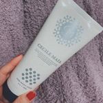 ・全身脱毛はもう終わったんだけどまだポツポツと生えてきちゃうところあるから最近の脱毛はこれで2週に一回程度でしてる☺︎💗・ボトル本体にスポンジが付いててこのまま塗れるしお風&hellip;のInstagram画像