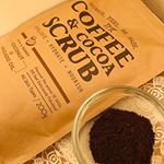 こちらは食べられません。コーヒーのように見えます。コーヒーなのでコーヒーの香りがしますがスクラブパックです。コーヒーとココアの香りがします。知らないとコーヒーとして飲もうとしてしまいそ&hellip;のInstagram画像