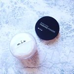 👩✨ミュウ フィニッシングパウダーを使ってみました。大人のくすみを消すミネラルパウダー。保湿成分・美容成分をたっぷり配合。長時間崩れにくく、汗や皮脂にも強いのに、石鹸で簡単オフ✨&hellip;のInstagram画像