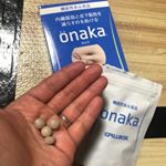 #onaka ■成分還元パラチノース、葛の花抽出物／セルロース、ショ糖脂肪酸エステル、二酸化ケイ素 ■栄養成分エネルギー	3kcalたんぱく質	0.05g脂質	0.04g炭水化物	1g食塩&hellip;のInstagram画像