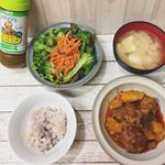 2019年3月22日今日の夜ごはん雑穀米  お味噌汁肉団子のトマト🍅煮込み サラダ🥗です。今日は、ピエトロ様からいただいたドレッシングを使ってサラダ🥗に掛けました。国産の玉&hellip;のInstagram画像