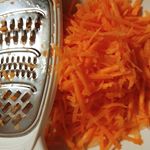 ののじの人参三昧を使って、切り干し大根作り❤️🤭すりおろす用にスライドすると細切り人参が綺麗に出てくる❤️😍慣れるまでは力が少しいるけど、便利だなー&hearts;️&hearts;️&hearts;️🤗✨包丁もまな板もいらないと&hellip;のInstagram画像