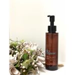 #ドゥーオーガニック の#水クレンジング &ldquo;#クレンジングリキッド &rdquo;⋆水の様なテクスチャーですが、サラ〜と流れ落ちる事なく水とリキッドの間くらいのサラっとさ。顔全体にのせるとメイクが白く浮き&hellip;のInstagram画像