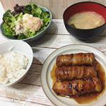 2019年3月30日今日の夜ごはんもち麦ごはん🍚  お味噌汁厚揚げの肉巻き 甘酢あん ポテトサラダ３種類  サラダ🥗です。今日はヤマザキ様から頂いた、もう一品シリーズ  ポ&hellip;のInstagram画像