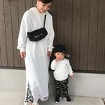 .﻿@naturalcouture_official さんの﻿パーカーワンピが届いたので﻿りょうがとリンクコーデ🎶﻿この日は ホワイト&times;ブラック で🖤﻿﻿りょうがに「ニコニコは&hellip;のInstagram画像