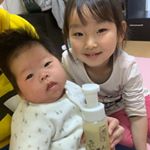当選からなかなか届かず心配だったけどやっと今日届きました！娘も使ってみたいと言うので子供3人こちらの全身シャンプー使わせていただきました🥰匂いゎ、無臭？娘と匂いしないねーと何度も匂い嗅&hellip;のInstagram画像